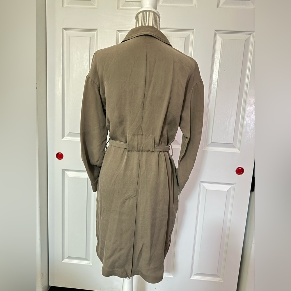 Kenneth Cole Black Label Silk Wrap Dress Coat Taupe Belted Size Small - Picture 7 of 10